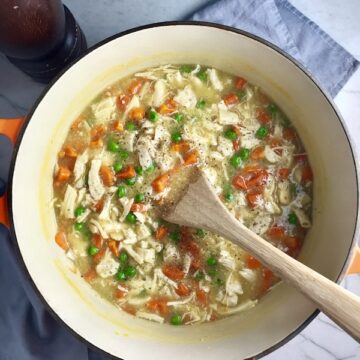 5-Ingredient Chunky Chicken Vegetable Soup is creamy without the cream (in fact, there is no dairy at all in this dish).  It's chunky but somehow still light.  And with loads of chicken, carrots, and peas, t's full of flavor and texture even though it only has 5 ingredients.