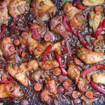 Hoisin Chicken and Red Peppers Cooked on sheet pan. This Freezer Hoisin Chicken with Red Peppers, Carrots, Onions, Ginger, and Soy sauce is delicious and so easy to make. You get sweet and savory all in one dish and it's perfect for kids because it's sweet, not spicy at all. Just freeze ahead, thaw, then cook on a sheet pan!